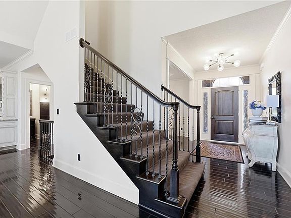 4th image of 6115 NW Chestnut Ct
