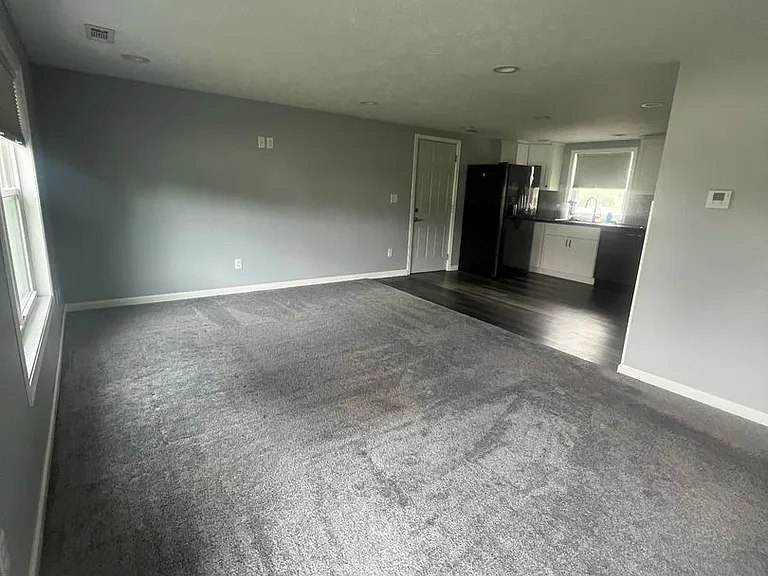 512 Blaine St — Photo 4