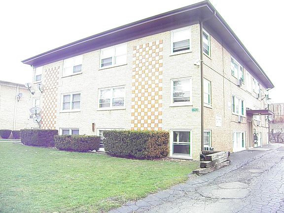2nd image of 10935 S Lloyd Dr APT 2A