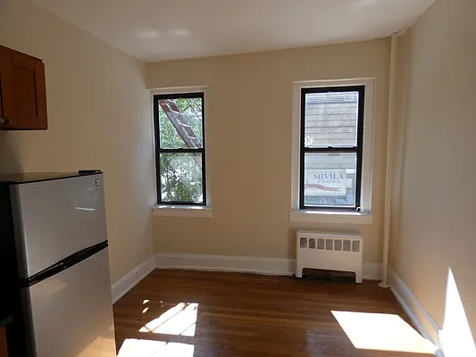 Rented by Karten Real Estate Services LLC | media 7