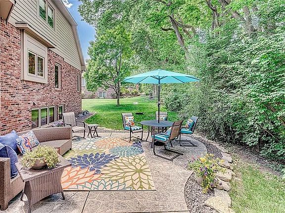 4th image of 7649 Killarney Dr
