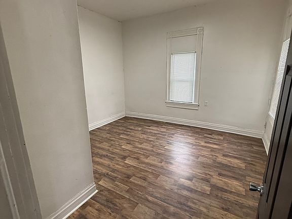 5th image of 1714 Center St