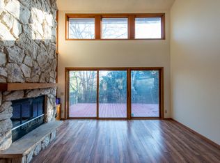 1401 W Skyline Dr, Madison, WI 53705