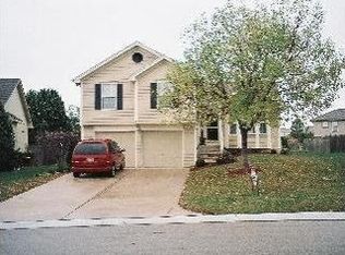 901 NE Michael Dr, Lees Summit, MO 64086