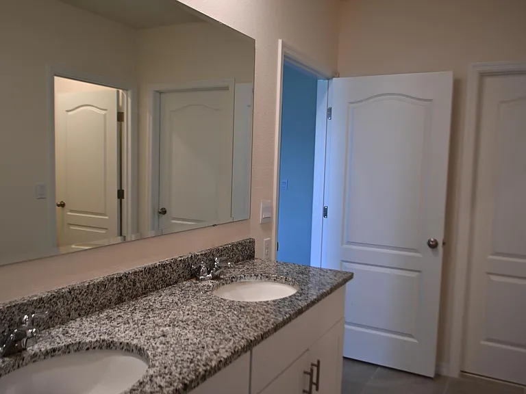1341 Middle Lake Dr — Photo 18