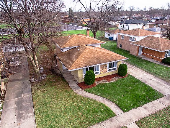 3rd image of 16543 Greenwood Ave