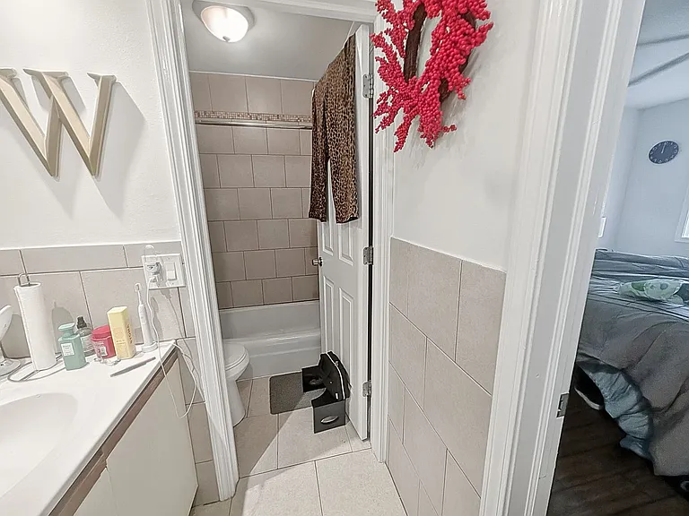 1111 W. Hollywood Ave — Photo 15