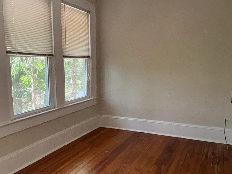 295 E Chestnut St #4 — Photo 6