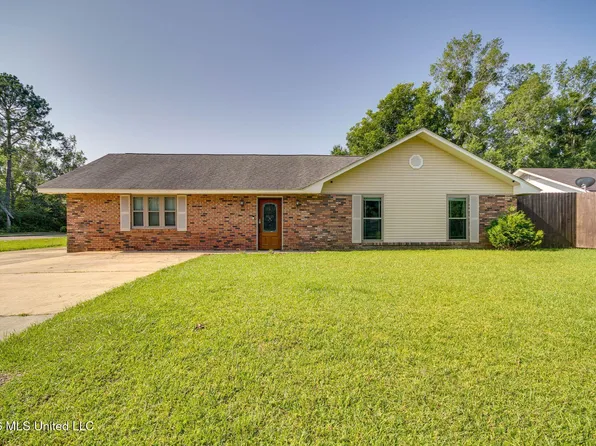 12424 Crestwood Dr, Gulfport, MS 39503