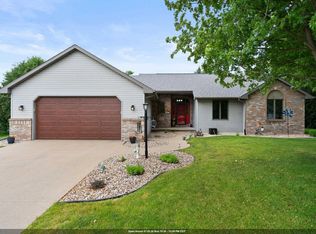 W2585 Oakbrook Ct, Appleton, WI 54915