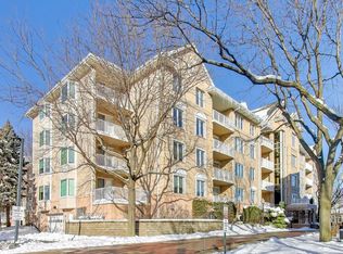 1715 Pavilion Way UNIT 206, Park Ridge, IL 60068