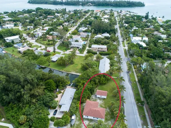 521 Broadway St, Longboat Key, FL 34228