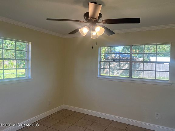 4th image of 400 Larosa Rd