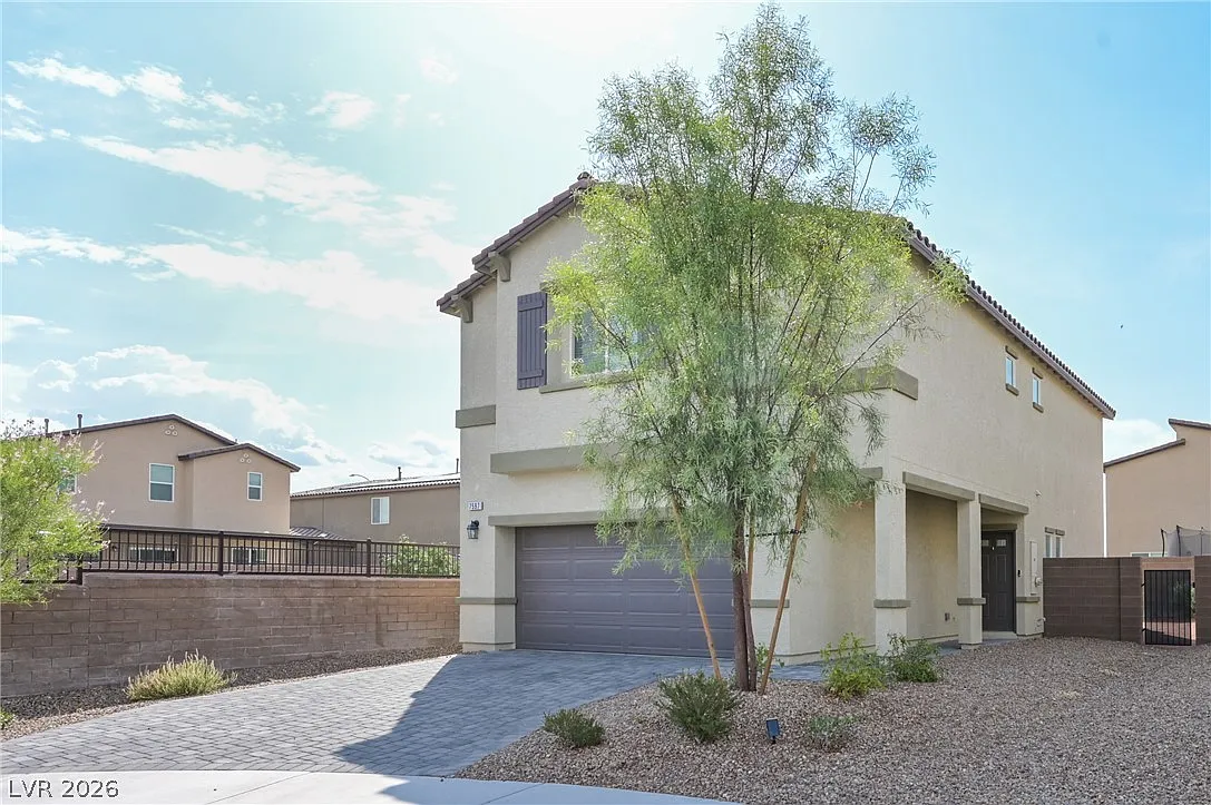 4 bed, 2.5 bath, 1855 sqft, $2,350 — Photo 3