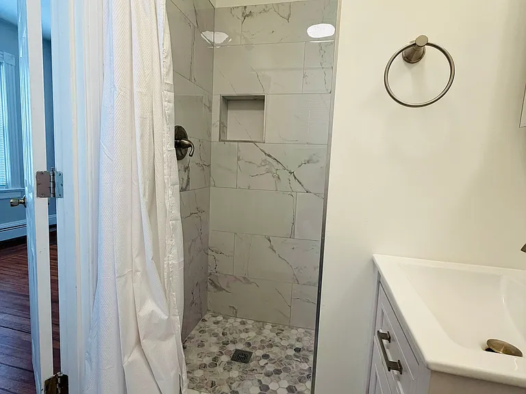 204 Woodbine St #1 — Photo 11
