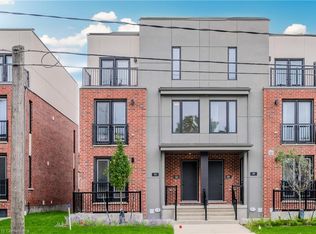 99 Roger St #52, Waterloo, ON N2J0G1