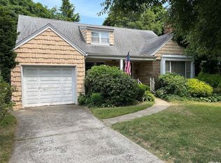 169 Patton Blvd, New Hyde Park, NY 11040