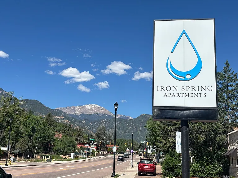 Iron Springs Apartments — Photo 19