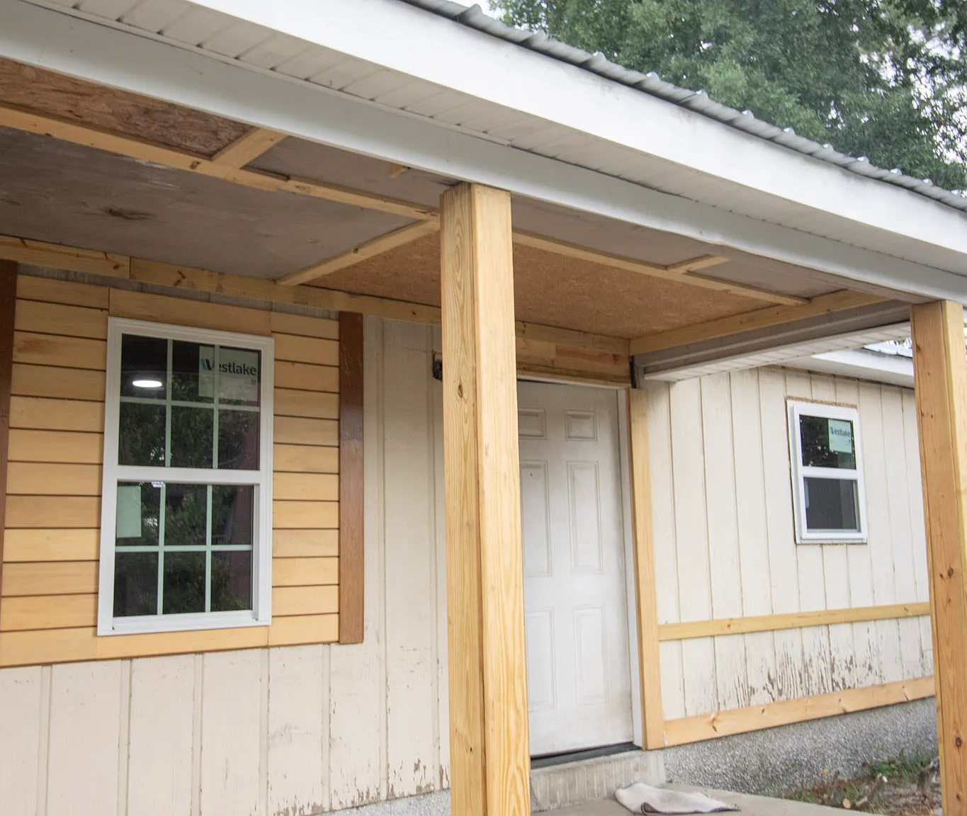20 East Jones Avenue - D — Photo 1