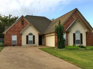 522 Louise St, Lewisville, TX 75057