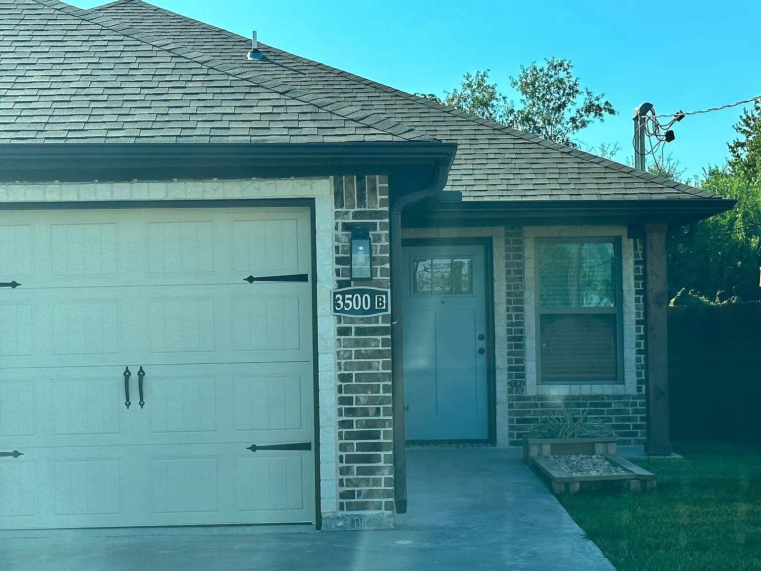2 bed, 1000 sqft, $1,710 — Photo 2