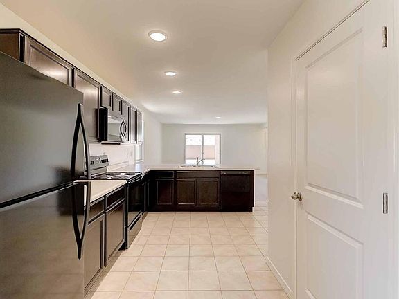 4th image of 13193 E Desert Lily Ln
