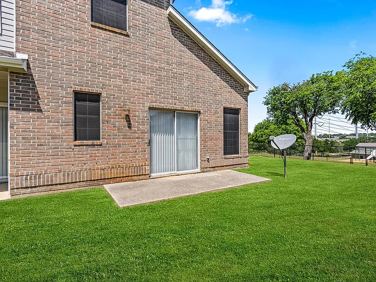 Prairie Estates — Photo 32
