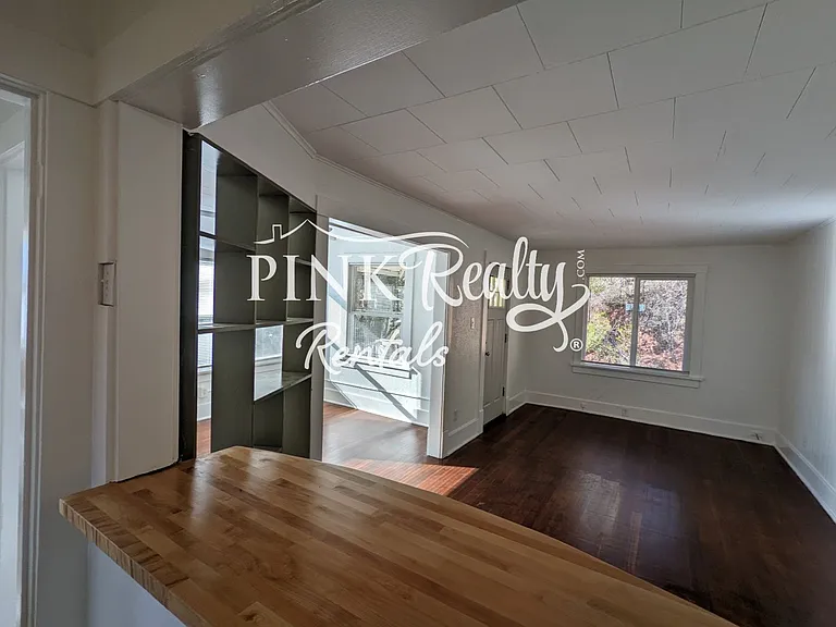 118 Lafayette Rd — Photo 17
