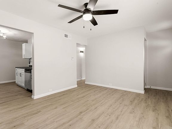 3rd image of 4609 Meadow Ln