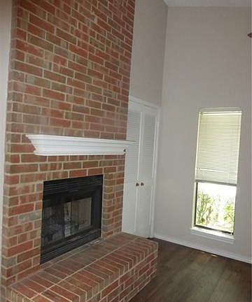 3rd image of 945 Cedarland Blvd