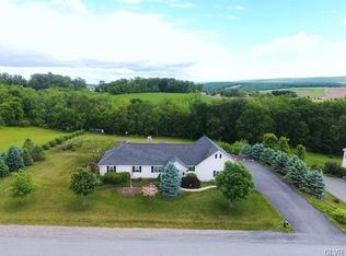 71 Ricks Rd, New Ringgold, PA 17960