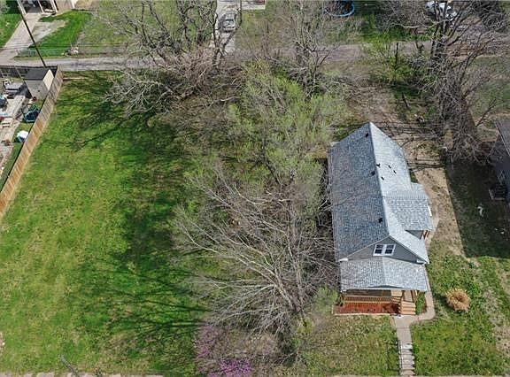 5th image of 1528 Yecker Ave