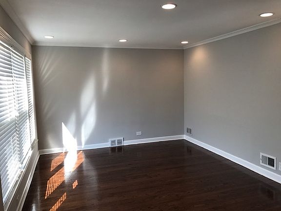 3rd image of 14731 La Salle St