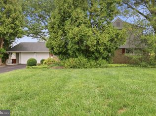 43 Fullturn Rd, Levittown, PA 19056