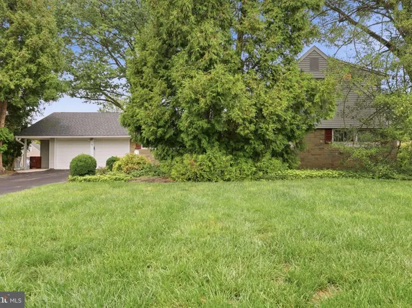 43 Fullturn Rd, Levittown, PA 19056