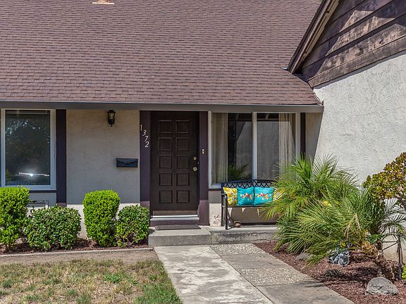 3rd image of 1372 Turrett Dr