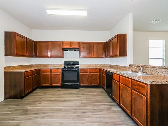 4th image of 1039 Sarena Ct