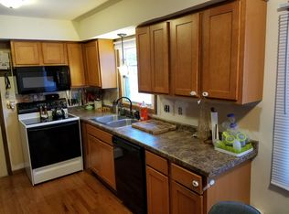 1553 Dover Dr, Waukesha, WI 53186