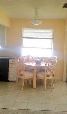5th image of 2426 Carlyle Ln #147