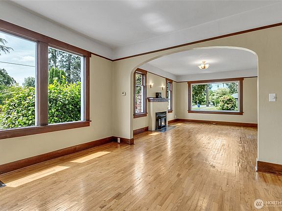 5th image of 102 Perry Street NW
