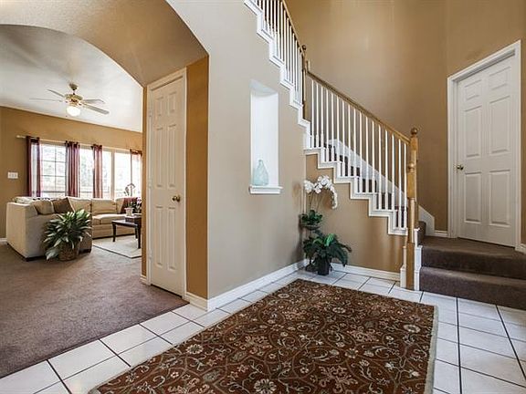 4th image of 1743 Plum Creek Dr