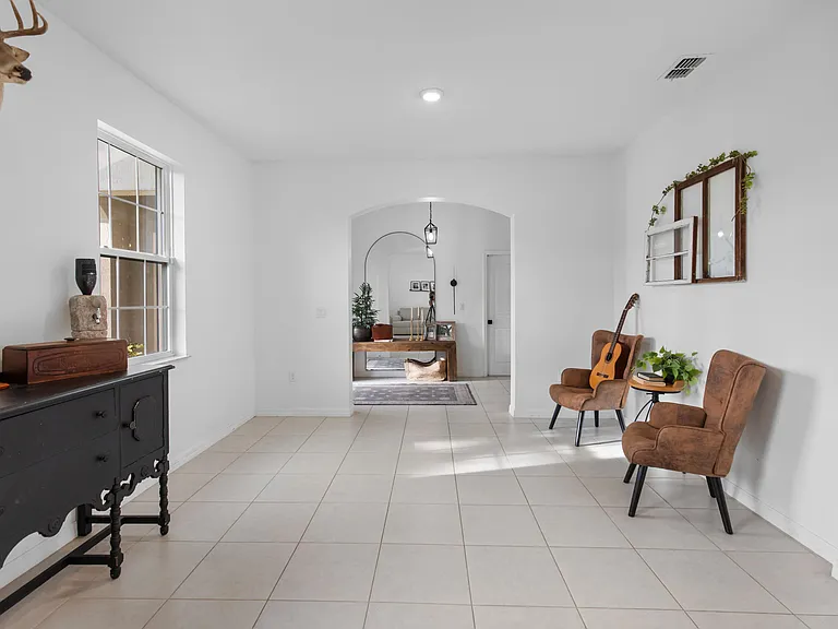 5648 NW Lorna Ct — Photo 28