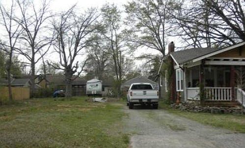 5th image of 323 W F Ave