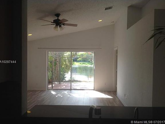 5th image of 17912 SW 29th Ln