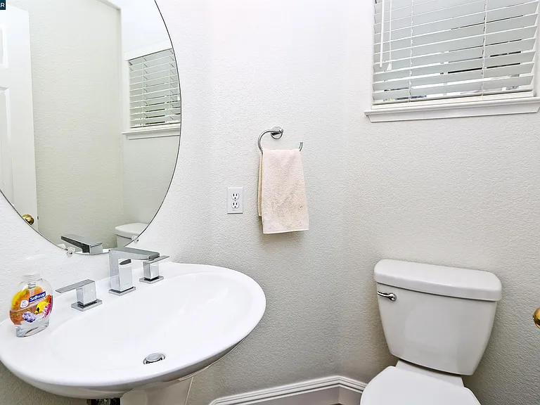 1079 River Rock Ln — Photo 13