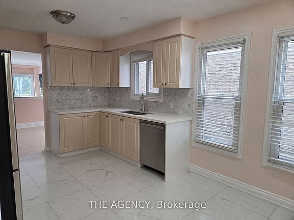 3rd image of 107 Reed Dr