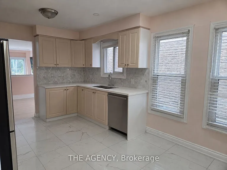 107 Reed Dr — Photo 3
