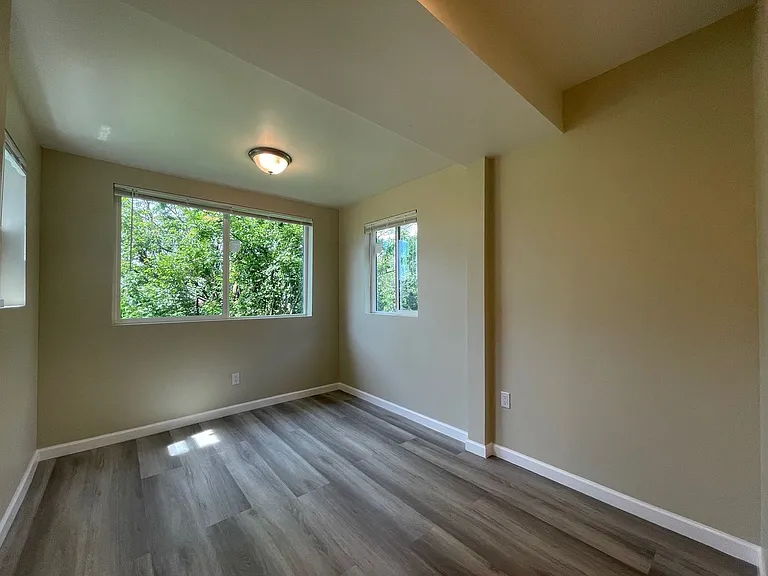 2535 Wallace St — Photo 9