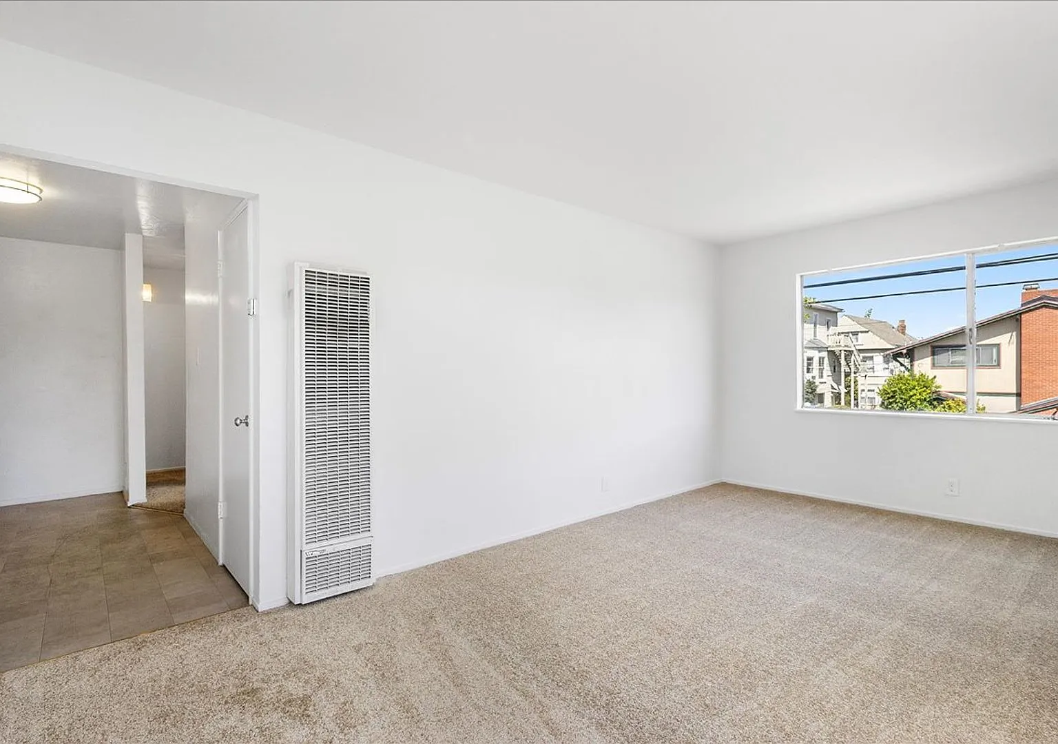 2256 Pacific Ave #G - 2 bedroom | 1 bath | Upper unit — Photo 3