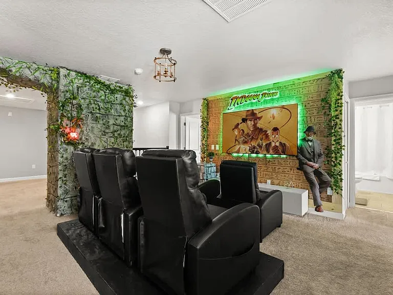 Building's Lounge